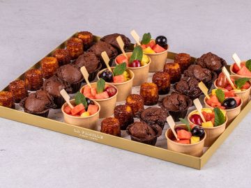 PLATEAU MINI MUFFIN-VERRINES FRUITS FRAIS-MINI CANELÉS