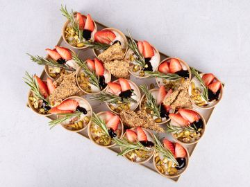 PETIT PLATEAU VERRINES STRACCIATELLA FRAISE