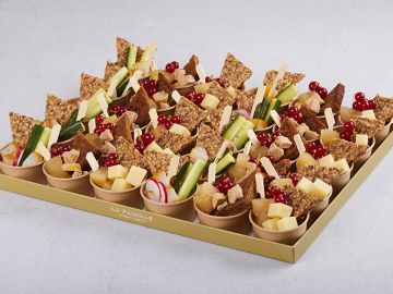 PLATEAU GRAZING CUPS BEAUFORT - FOIE GRAS - HADDOCK FUME