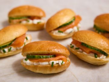 PETIT PLATEAU MINI BRIOCHE SAUMON
