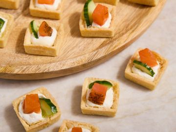 PETIT PLATEAU TARTELETTES SAUMON GRAVELAX