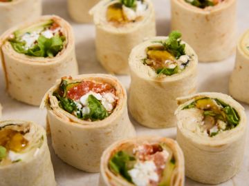 PLATEAU MINI WRAP TOMATE COURGETTE CHEVRE MIEL