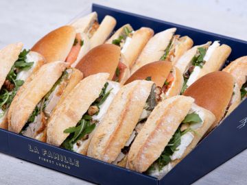 COFFRET PETITS SANDWICHS SAUMON-CHEVRE-POULET