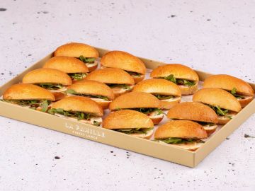 PETIT PLATEAU MINI BRIOCHE COMTE CONFITURE CERISE