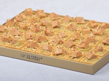 PETIT PLATEAU TARTELETTES FOIE GRAS ET CREMEUX PETITS POIS
