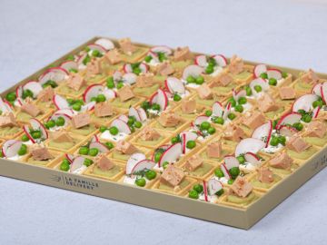 PLATEAU TARTELETTES SALEES FOIE GRAS FROMAGE FRAIS